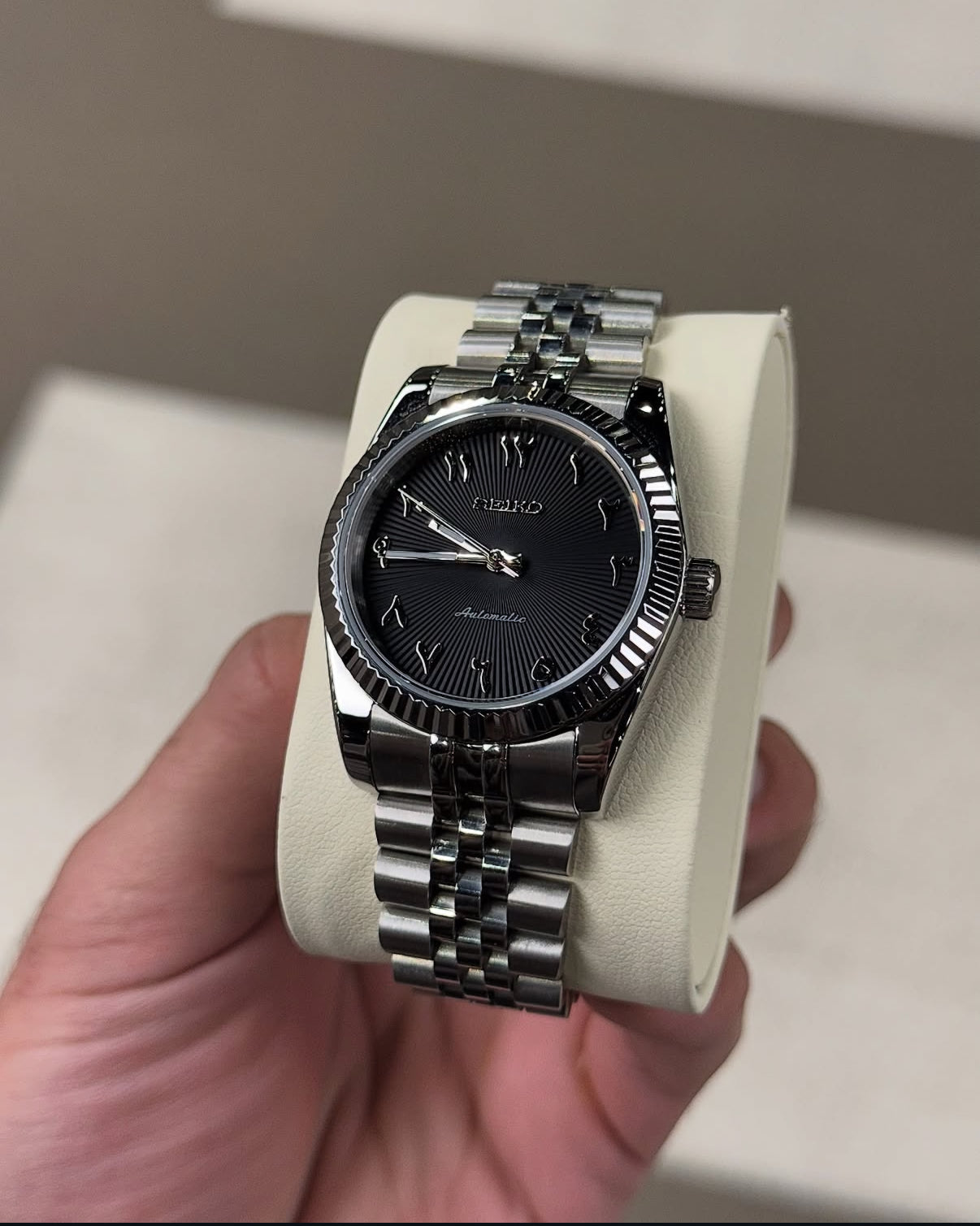 THE DAWN BLACK ARABIC