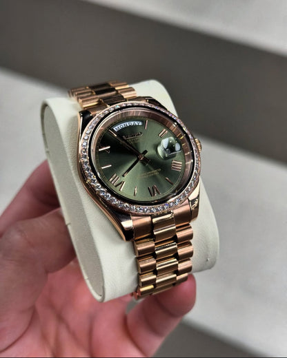 ROYALÉ ROMAN NUMERAL